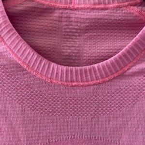 Lululemon Swiftly Tech Short-Sleeve Shirt. Pink. Size 0.